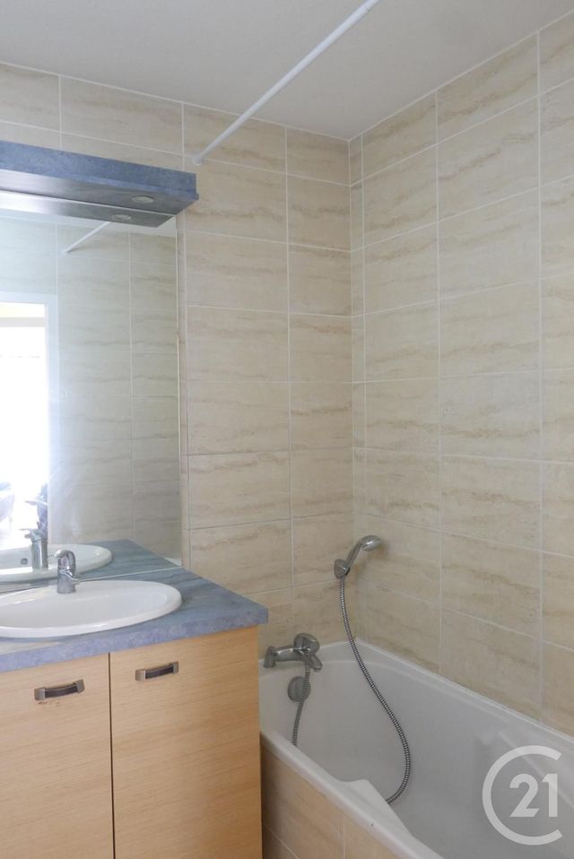 Afficher la photo en grand Appartement T2 à vendre - 2 pièces - 48.19 m2 - CRUSEILLES - 74 - RHONE-ALPES - Century 21 Croisée Des Chemins
