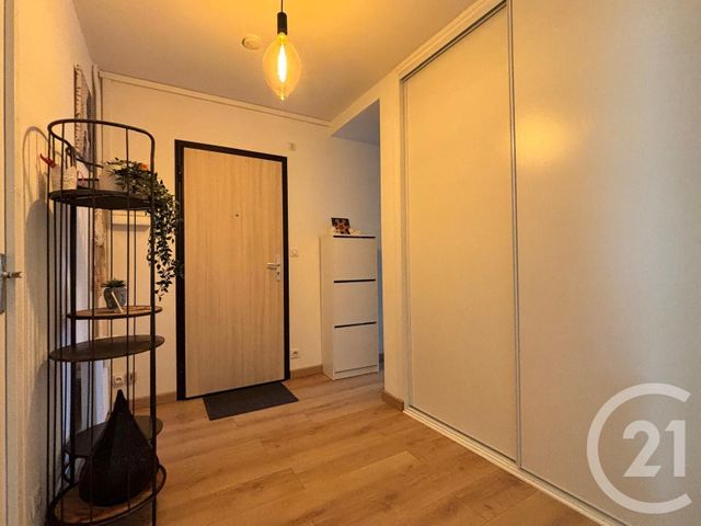 Appartement T3 à vendre - 4 pièces - 71.1 m2 - CRUSEILLES - 74 - RHONE-ALPES - Century 21 Croisée Des Chemins