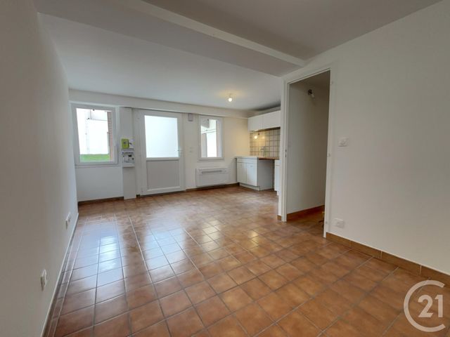 Appartement Studio à louer CRUSEILLES