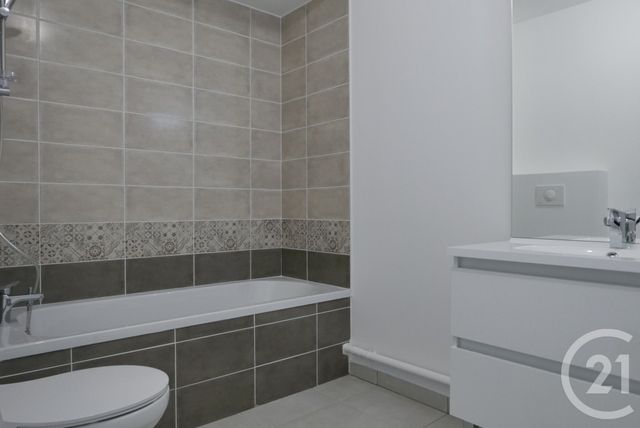 Appartement T2 à louer - 2 pièces - 45.44 m2 - CRUSEILLES - 74 - RHONE-ALPES - Century 21 Croisée Des Chemins