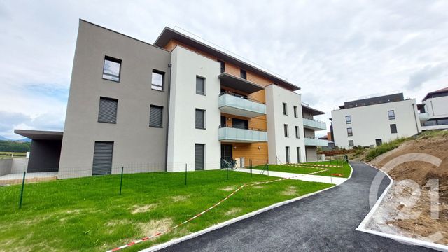 Appartement T3 à louer - 3 pièces - 67.92 m2 - ALLONZIER LA CAILLE - 74 - RHONE-ALPES - Century 21 Croisée Des Chemins