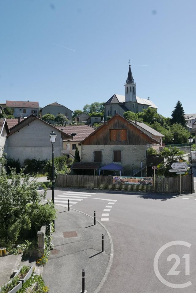 Appartement T3 à louer - 4 pièces - 98.2 m2 - CHALLONGES - 74 - RHONE-ALPES - Century 21 Croisée Des Chemins