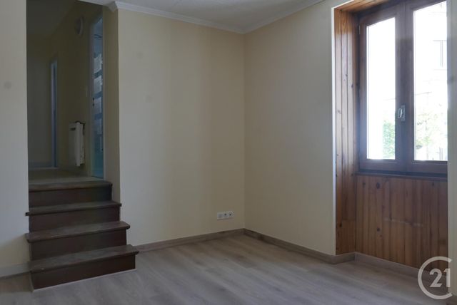 Appartement T3 à louer - 4 pièces - 98.2 m2 - CHALLONGES - 74 - RHONE-ALPES - Century 21 Croisée Des Chemins