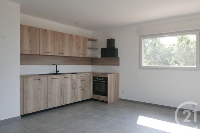 Appartement T4 à louer CRUSEILLES