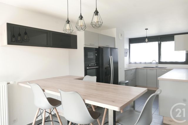 Appartement T4 à louer CRUSEILLES