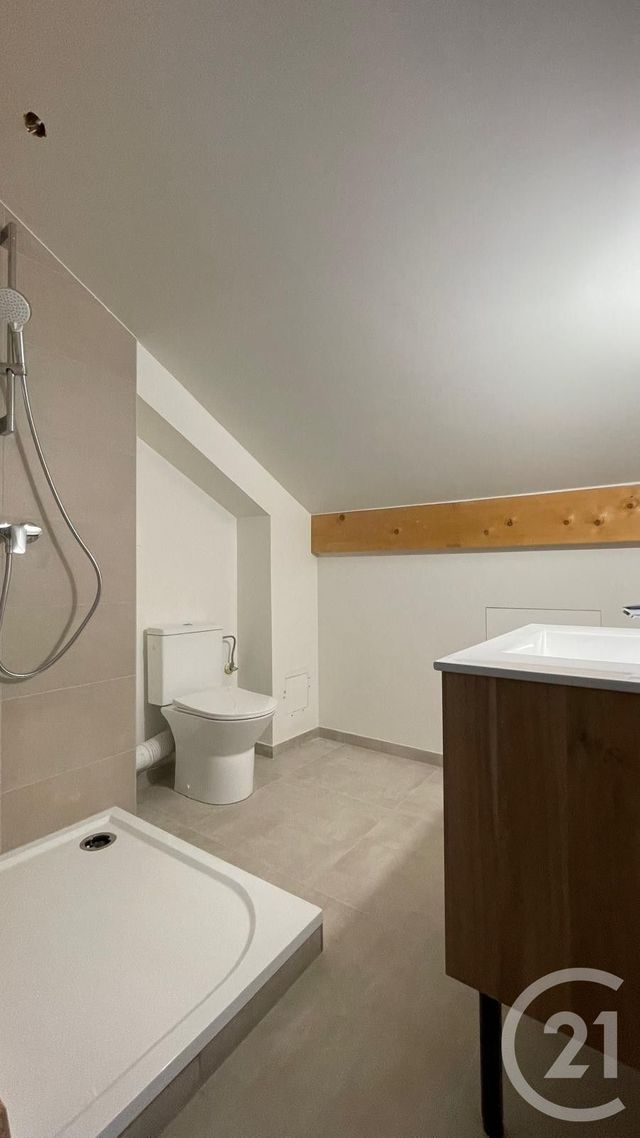 Appartement T4 à louer - 4 pièces - 74.36 m2 - CRUSEILLES - 74 - RHONE-ALPES - Century 21 Croisée Des Chemins