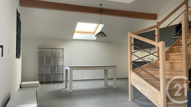 Appartement T4 à louer - 4 pièces - 74.36 m2 - CRUSEILLES - 74 - RHONE-ALPES - Century 21 Croisée Des Chemins