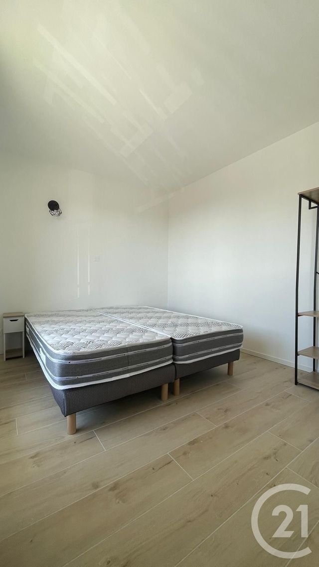 Appartement T3 à louer - 4 pièces - 107.3 m2 - CRUSEILLES - 74 - RHONE-ALPES - Century 21 Croisée Des Chemins