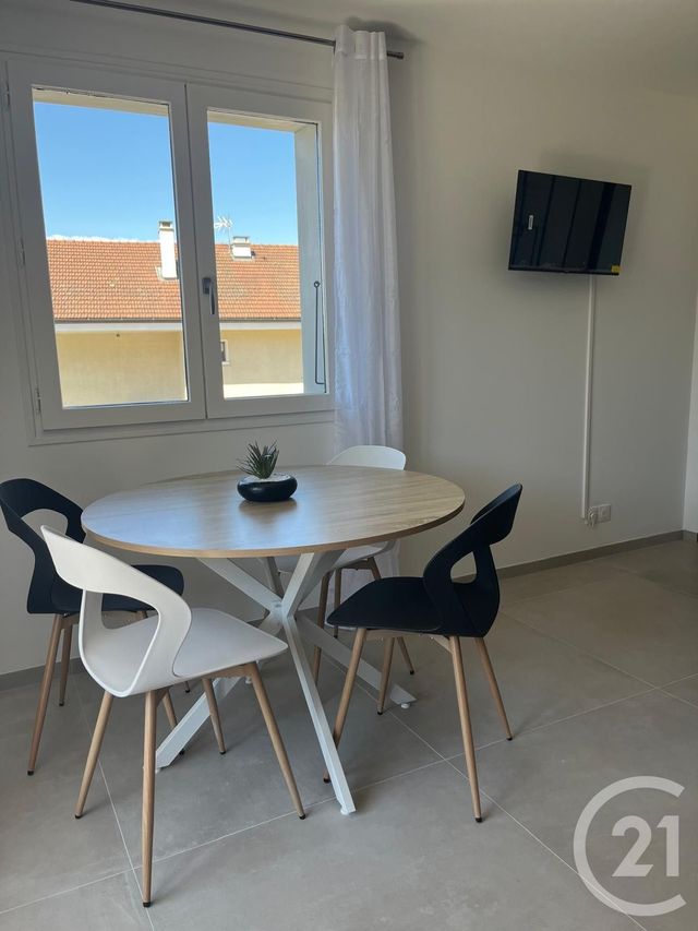 Appartement T3 à louer - 3 pièces - 43.61 m2 - CRUSEILLES - 74 - RHONE-ALPES - Century 21 Croisée Des Chemins