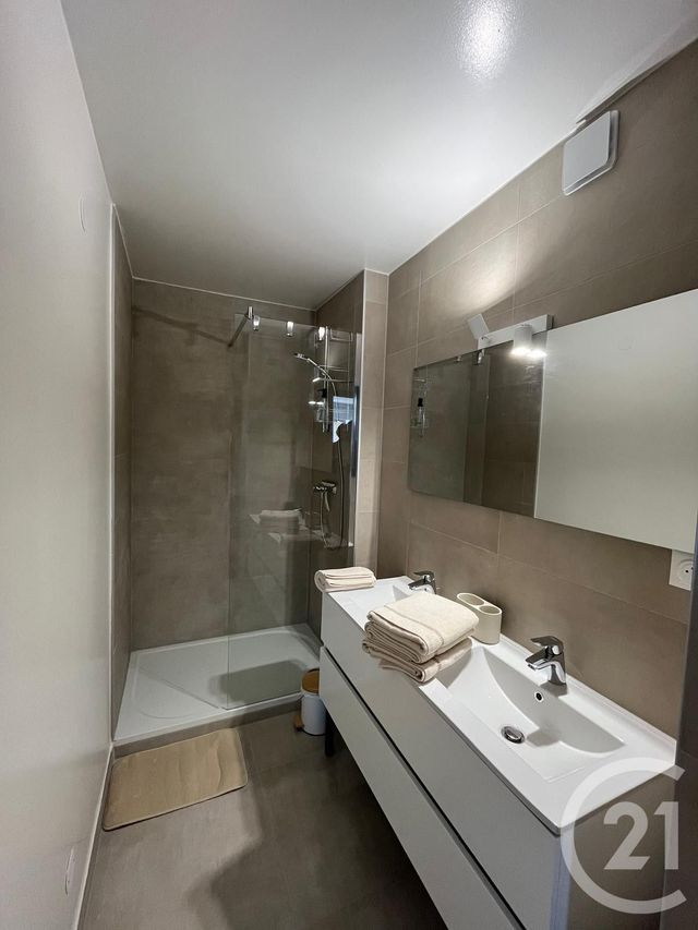 Appartement T3 à louer - 3 pièces - 43.61 m2 - CRUSEILLES - 74 - RHONE-ALPES - Century 21 Croisée Des Chemins