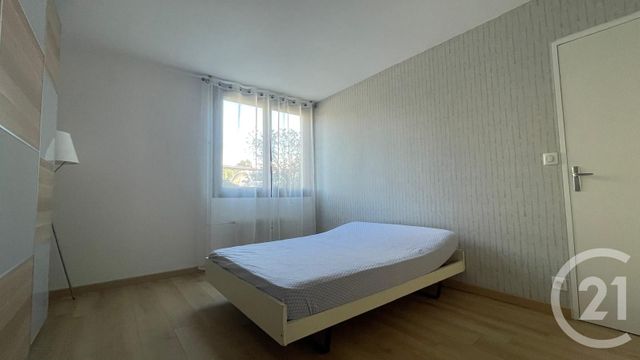 Appartement T3 à louer - 4 pièces - 71.1 m2 - CRUSEILLES - 74 - RHONE-ALPES - Century 21 Croisée Des Chemins