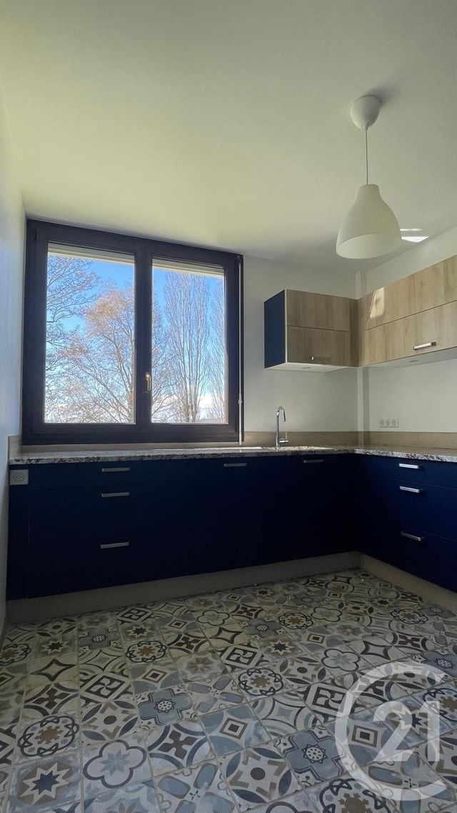 Appartement T3 à louer - 4 pièces - 71.1 m2 - CRUSEILLES - 74 - RHONE-ALPES - Century 21 Croisée Des Chemins