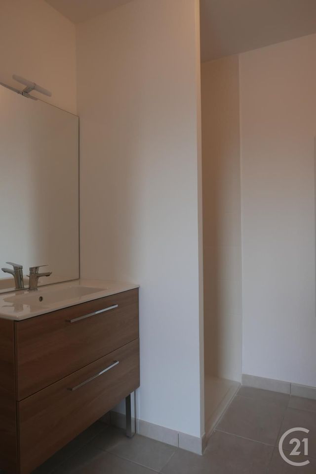 Appartement T2 à louer - 2 pièces - 44.16 m2 - CRUSEILLES - 74 - RHONE-ALPES - Century 21 Croisée Des Chemins