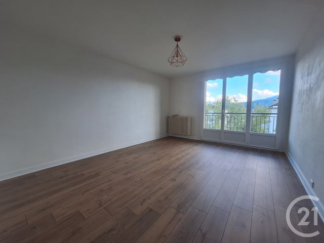 Appartement T3 à louer - 3 pièces - 69.68 m2 - ANNECY - 74 - RHONE-ALPES - Century 21 Croisée Des Chemins