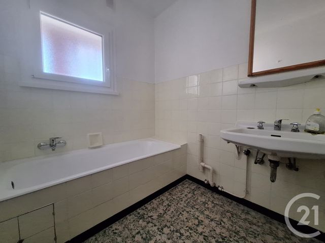 Appartement T3 à louer - 3 pièces - 69.68 m2 - ANNECY - 74 - RHONE-ALPES - Century 21 Croisée Des Chemins