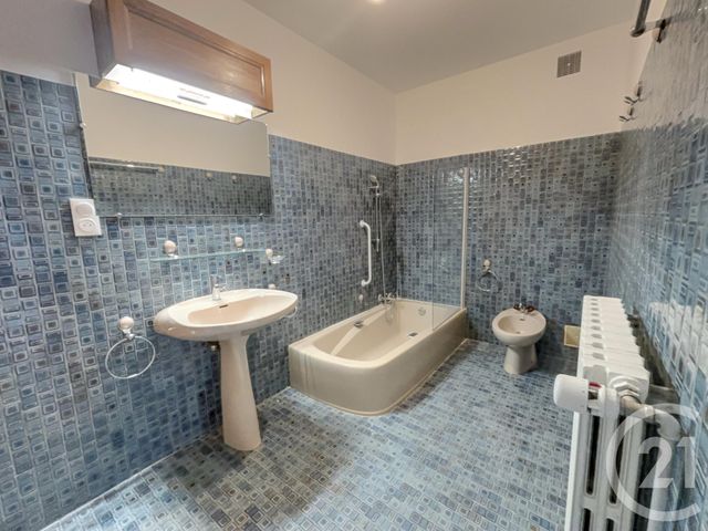 Appartement T4 à louer - 4 pièces - 102.09 m2 - CRUSEILLES - 74 - RHONE-ALPES - Century 21 Croisée Des Chemins