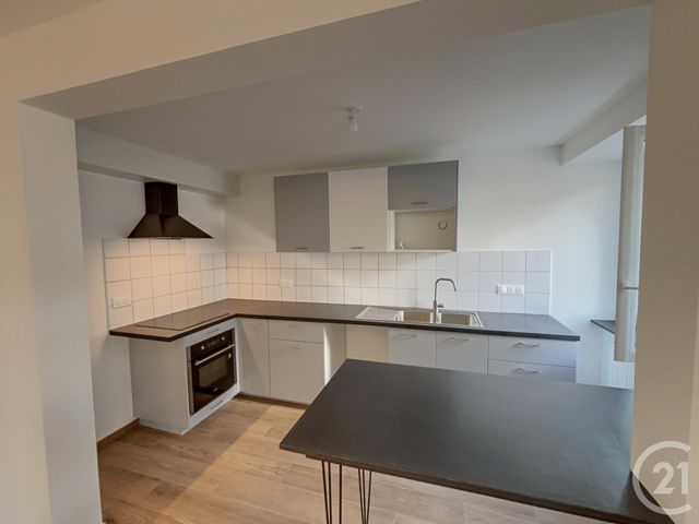 Appartement T4 à louer - 4 pièces - 102.09 m2 - CRUSEILLES - 74 - RHONE-ALPES - Century 21 Croisée Des Chemins