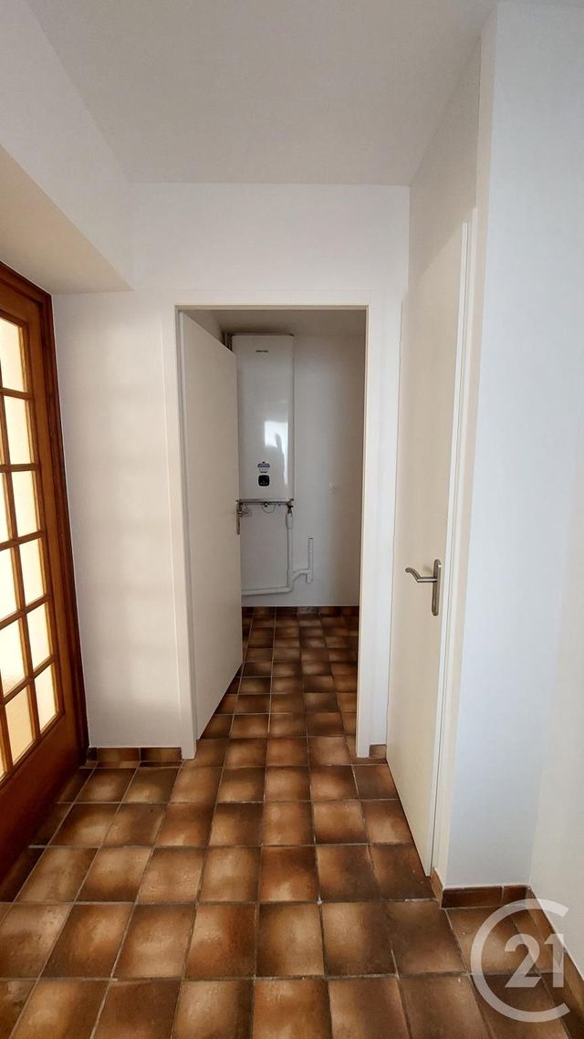 Appartement T2 à louer - 2 pièces - 44.61 m2 - CRUSEILLES - 74 - RHONE-ALPES - Century 21 Croisée Des Chemins