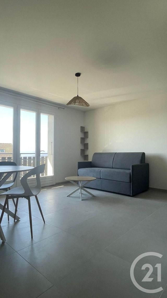 Appartement T3 à louer - 4 pièces - 47.52 m2 - CRUSEILLES - 74 - RHONE-ALPES - Century 21 Croisée Des Chemins