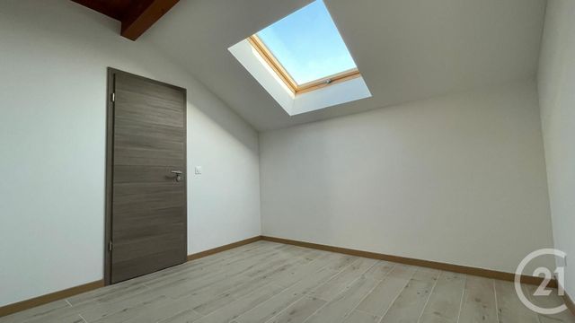 Appartement T3 à louer - 4 pièces - 47.52 m2 - CRUSEILLES - 74 - RHONE-ALPES - Century 21 Croisée Des Chemins