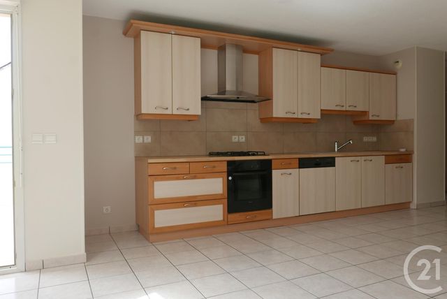 Appartement T4 à louer CRUSEILLES